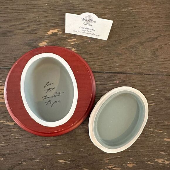 DEMDACO Willow Tree Grandmother : Love that Transcends the Years Trinket Box NEW - Picture 2 of 7